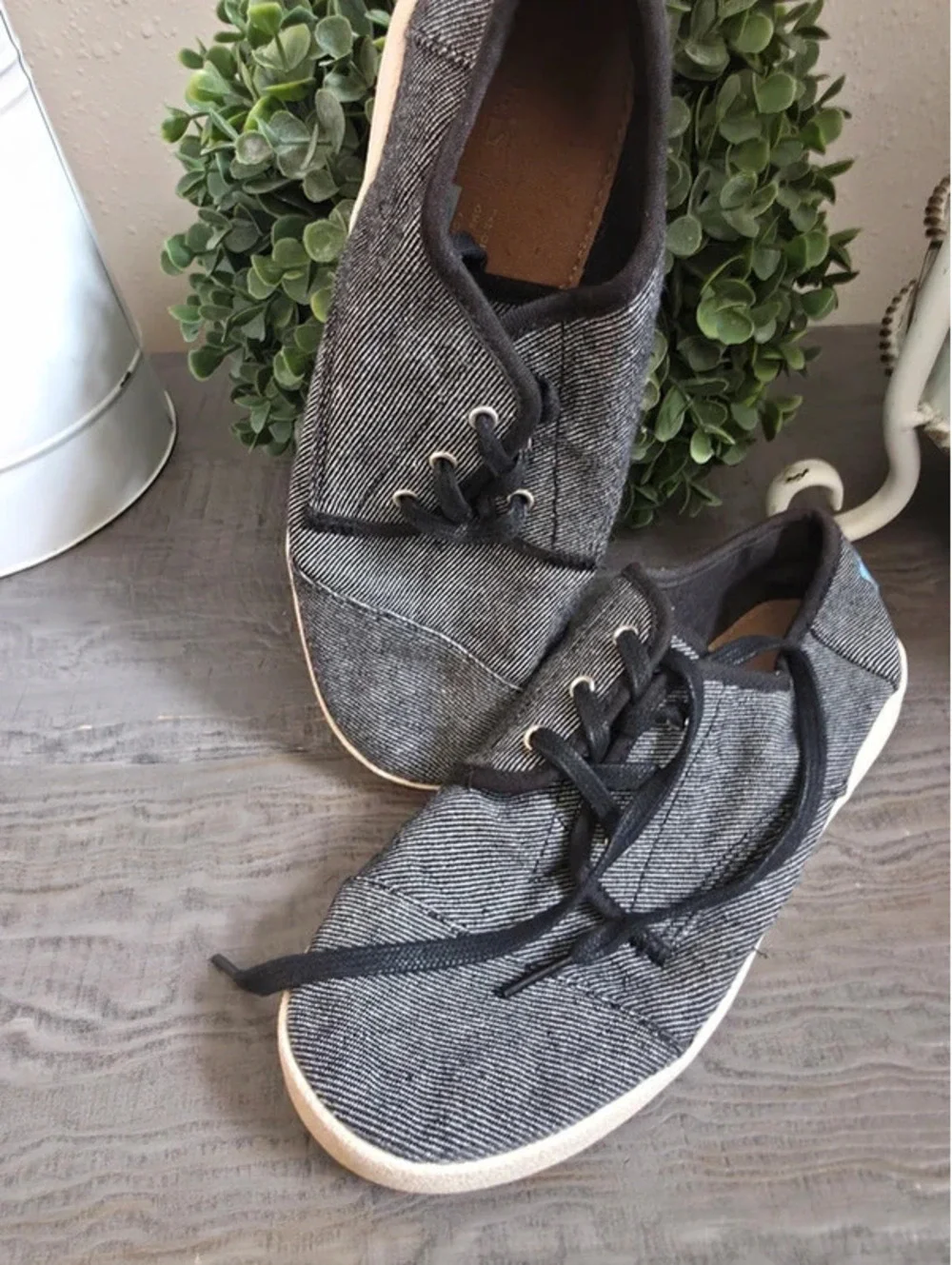 Toms size 7 denim blue gray